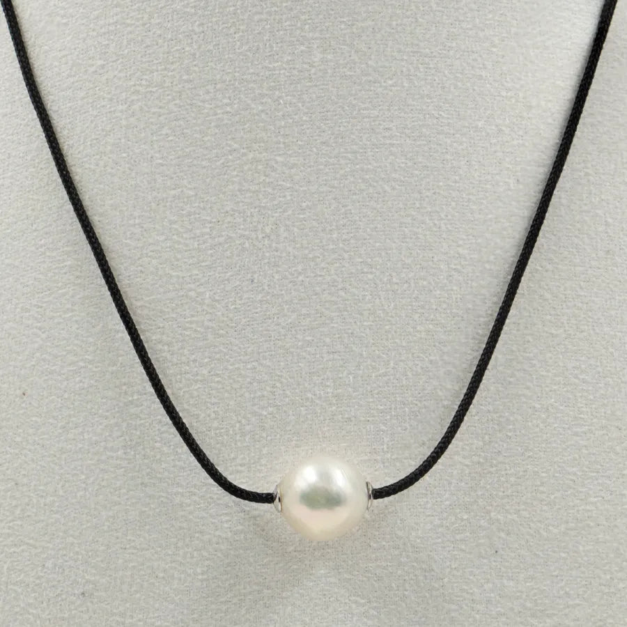 Collana laccio con Perla barocca e chiusura in Arg.925