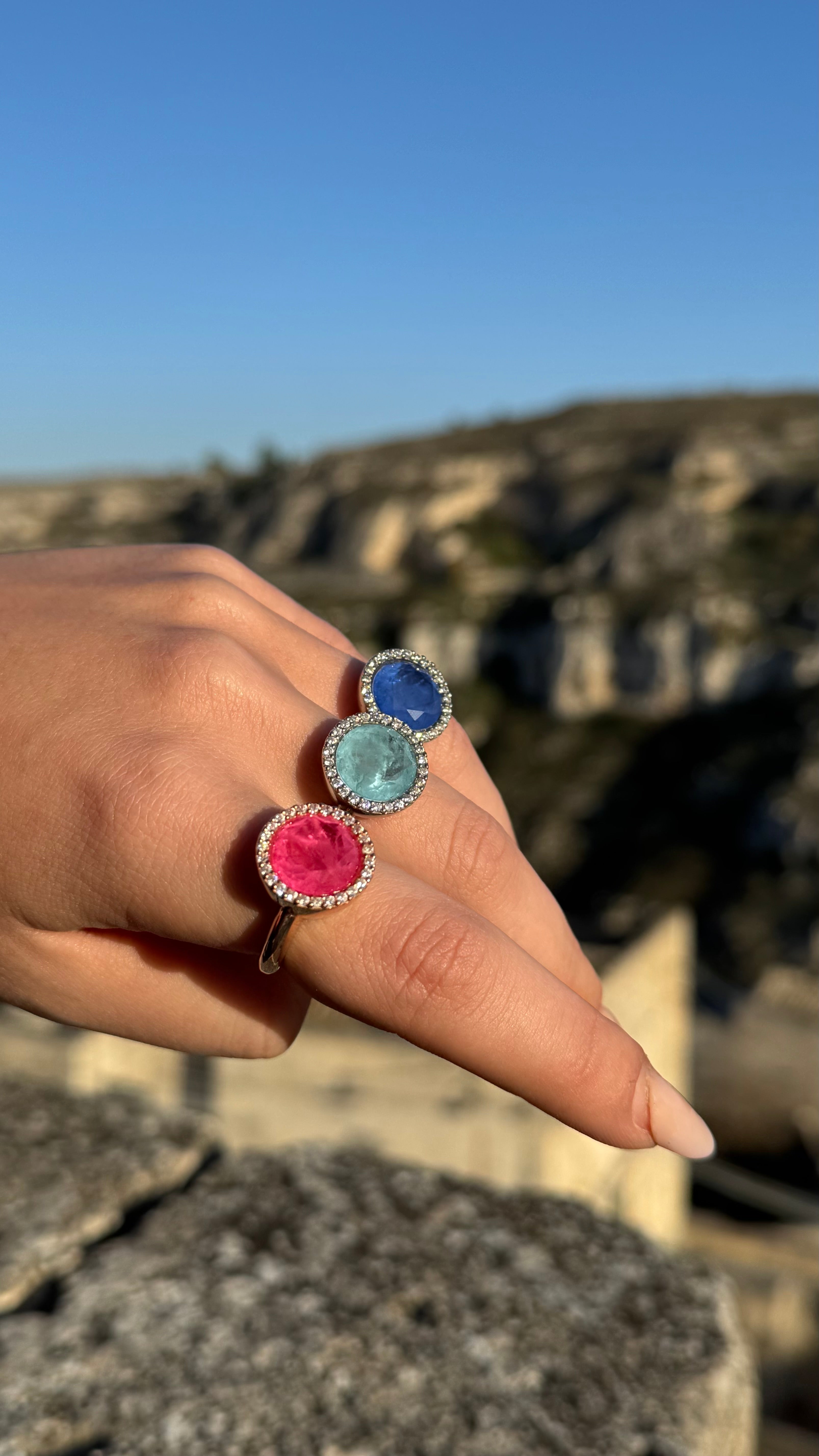 Anello in Arg.925 con Zirconi e Cristallo colore zaffiro