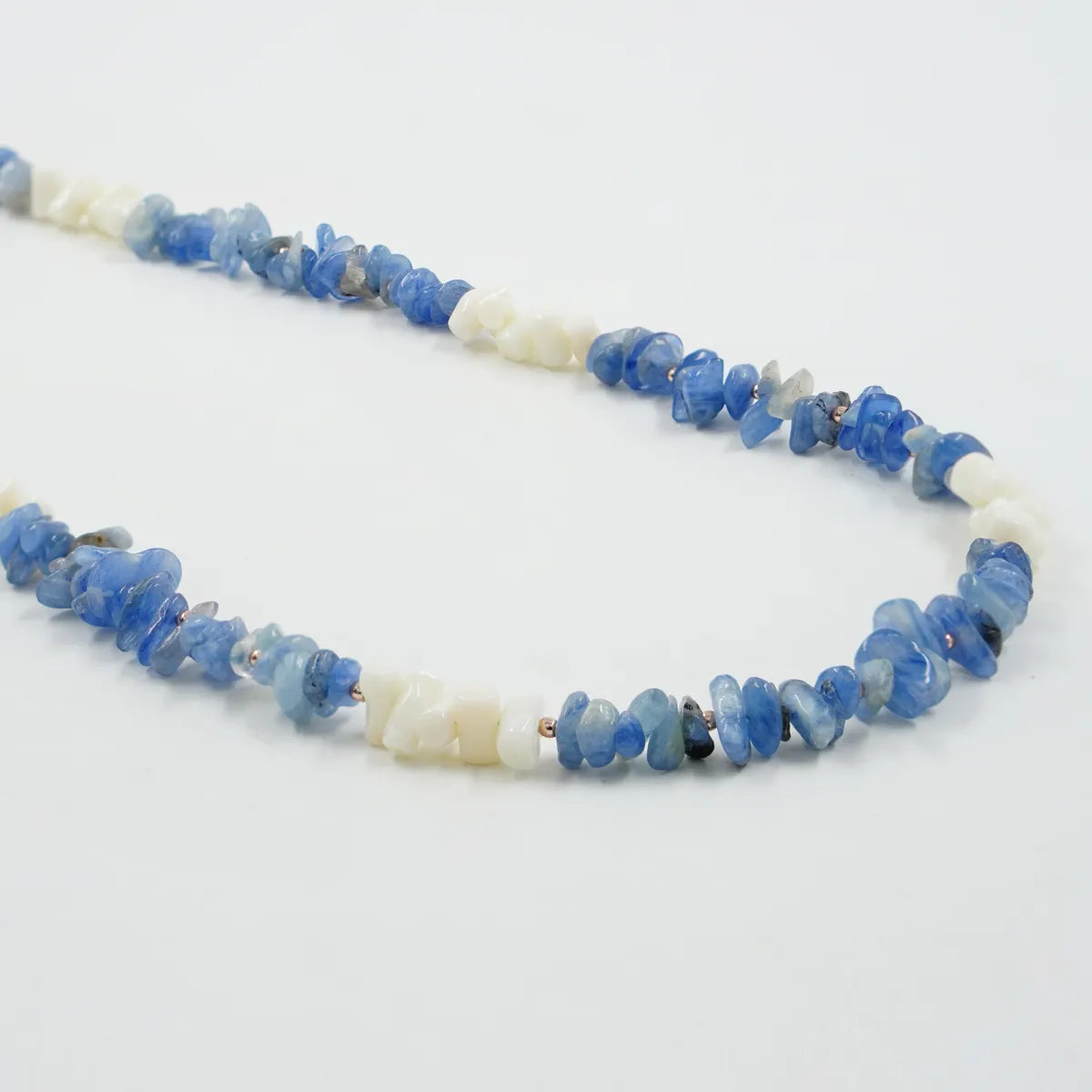 Collana in Arg.925 rosè con Cianite e Corallo bianco