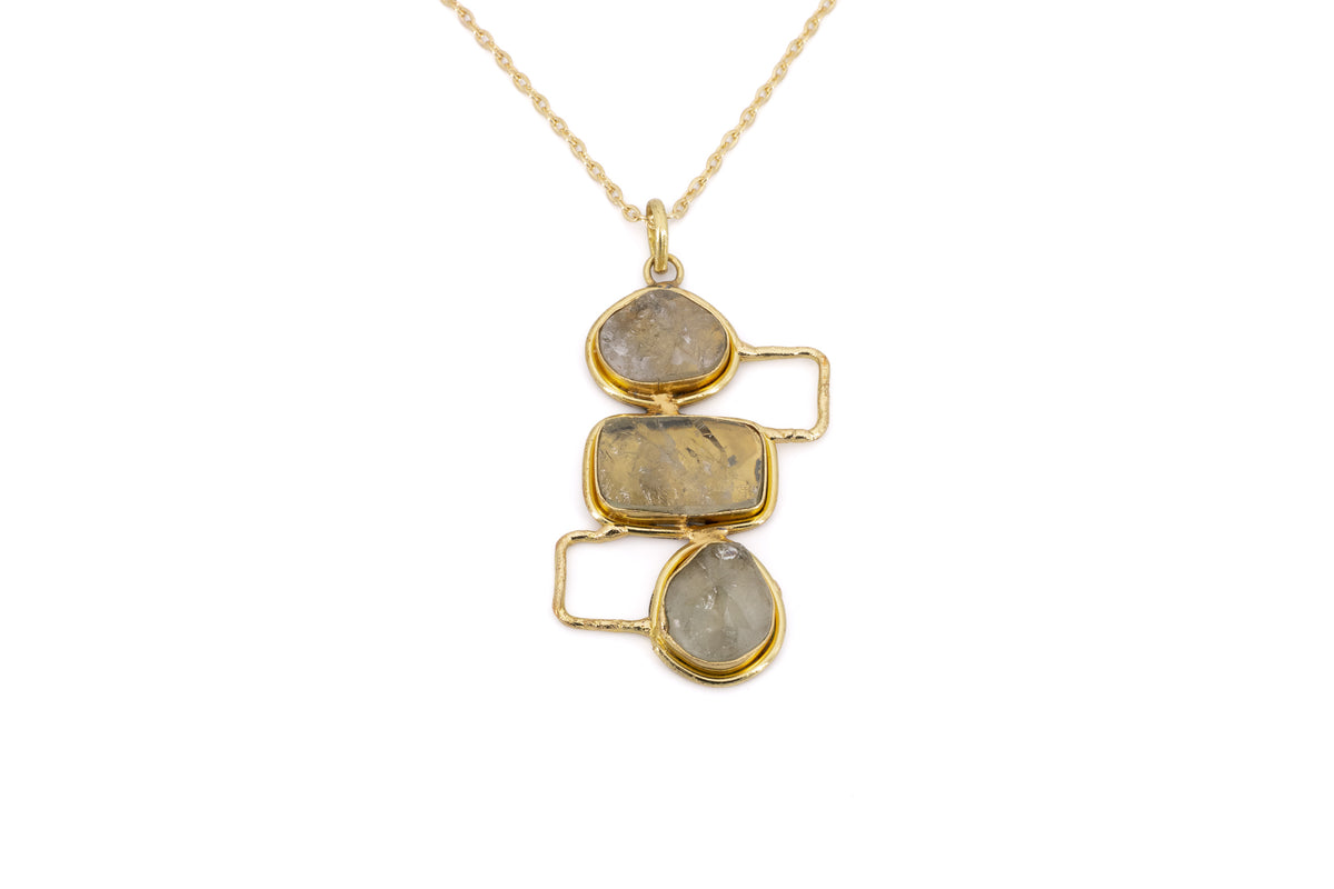 Collana lunga ottone scaletta tre pietre in Prasiolite (Ametista Verde)